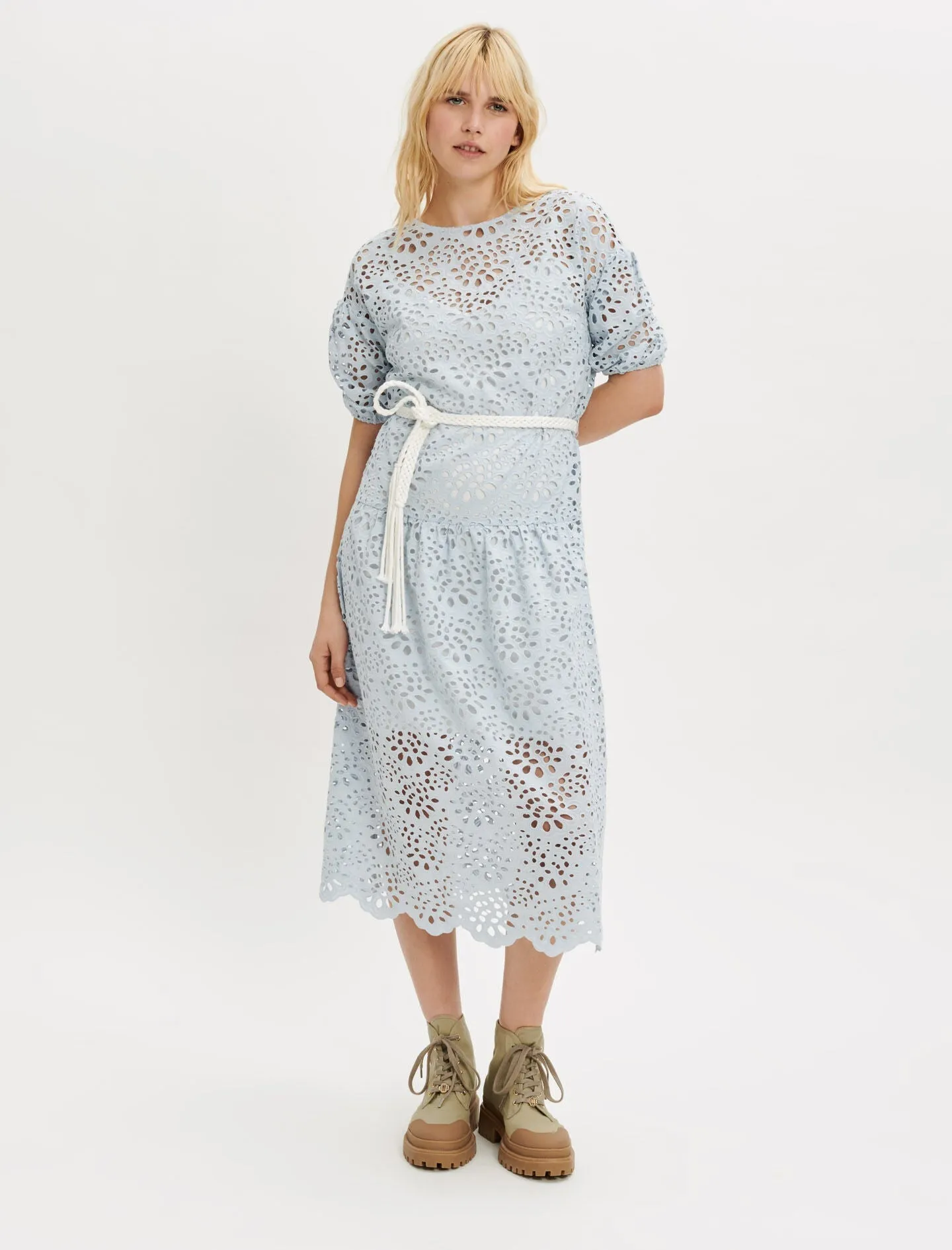 BACKLESS GUIPURE DRESS