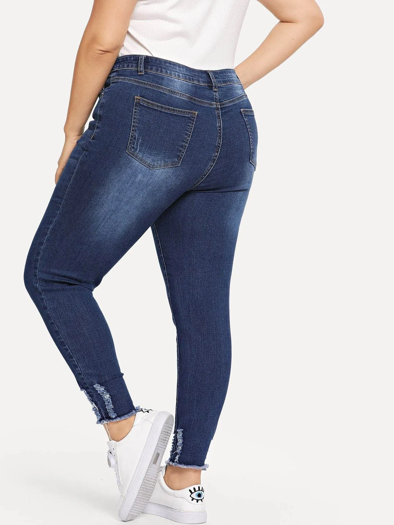 SHEIN Plus Ripped Detail Raw Hem Jeans